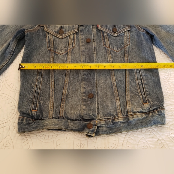 Levi's Denim / Jean Jacket - Picture 6 of 9